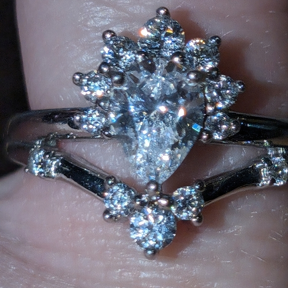 Vintage Beautiful CZ Ring Size 6 - Picture 3 of 4